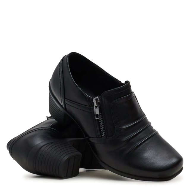Kelly & Katie Women's Adeline Wide Pump | DSW Canada