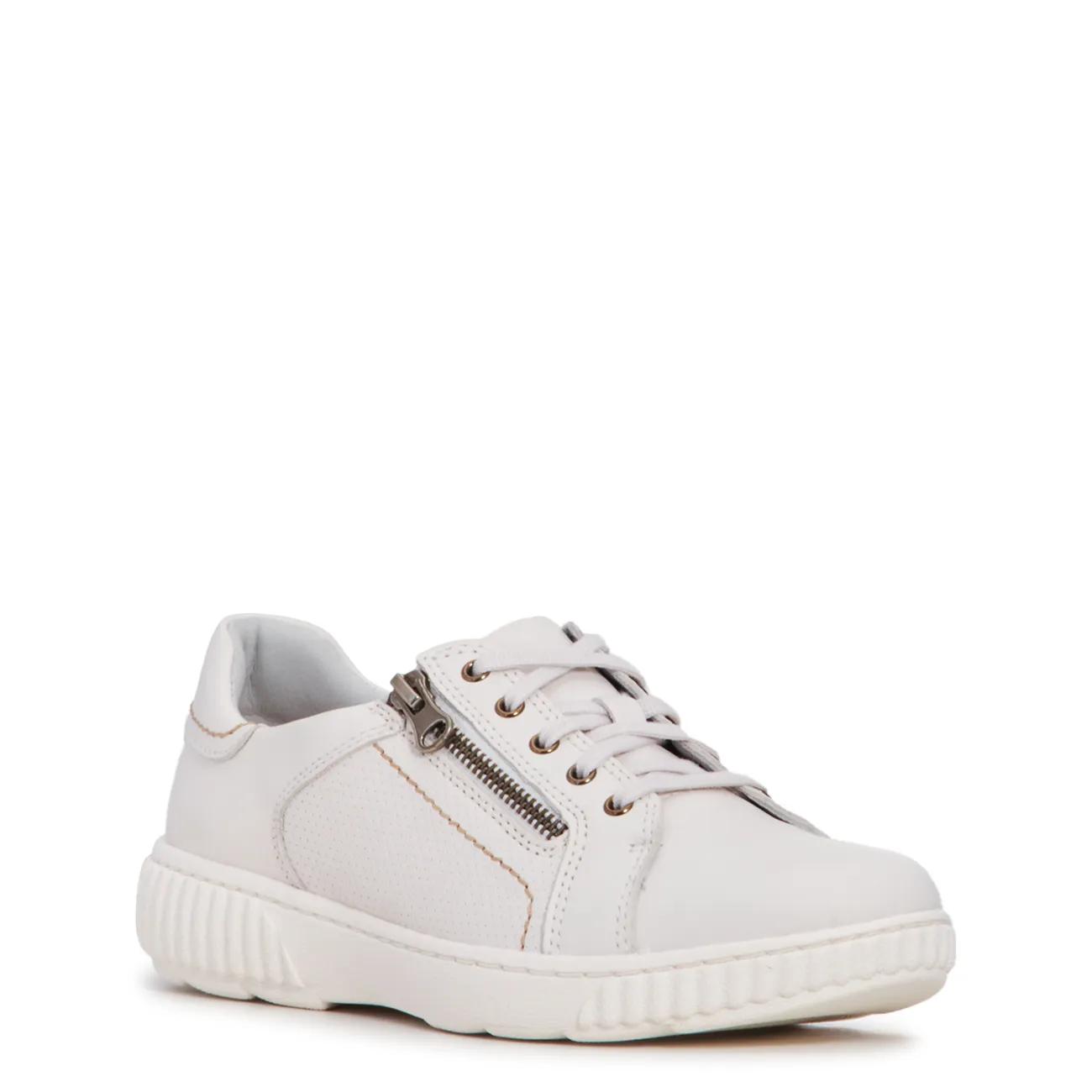 Clarks Women's Caroline Janna Wide Width Sneaker | The Shoe Co.