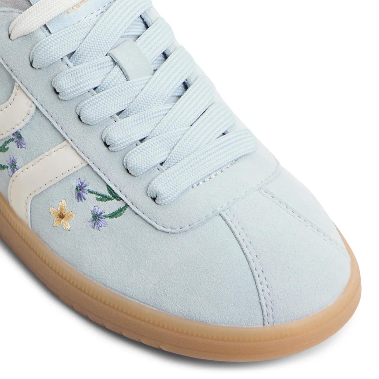 Women's Chicsneaker Embroidered Sneaker