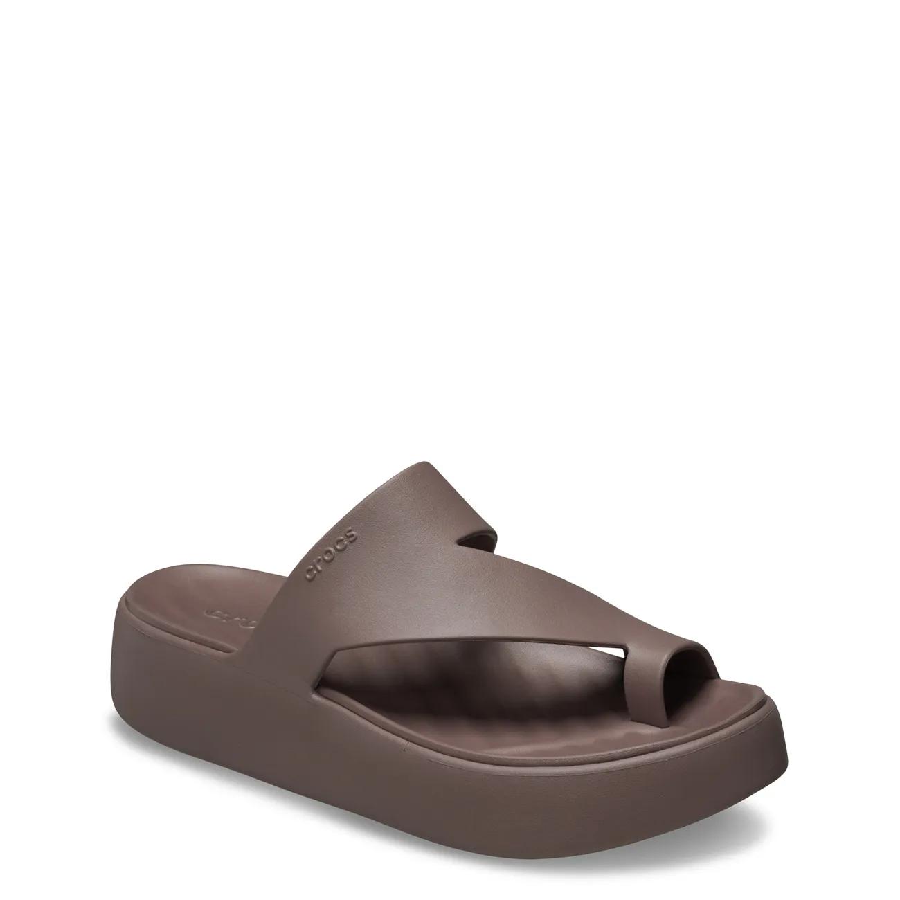 Crocs Getaway Platform Toe Loop In Brown