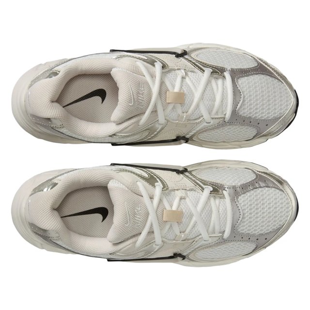 Nike Women's V5 RNR Sneaker | DSW Canada