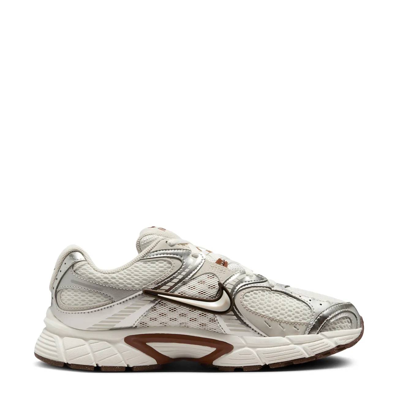 Nike Women's V5 RNR Sneaker