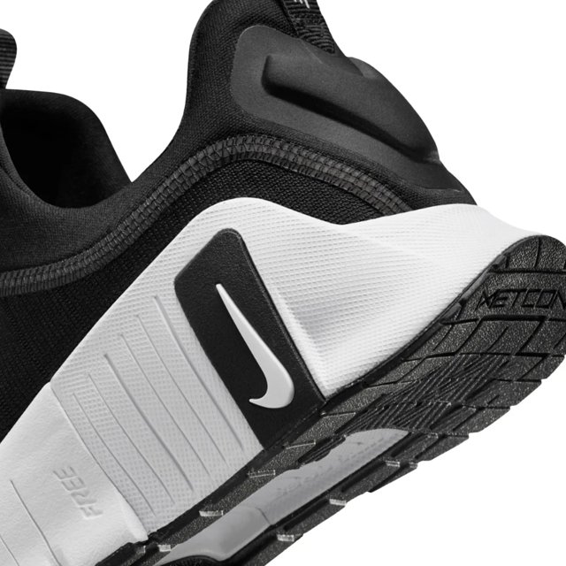 Nike Women's Free Metcon 6 Sneaker | The Shoe Co.