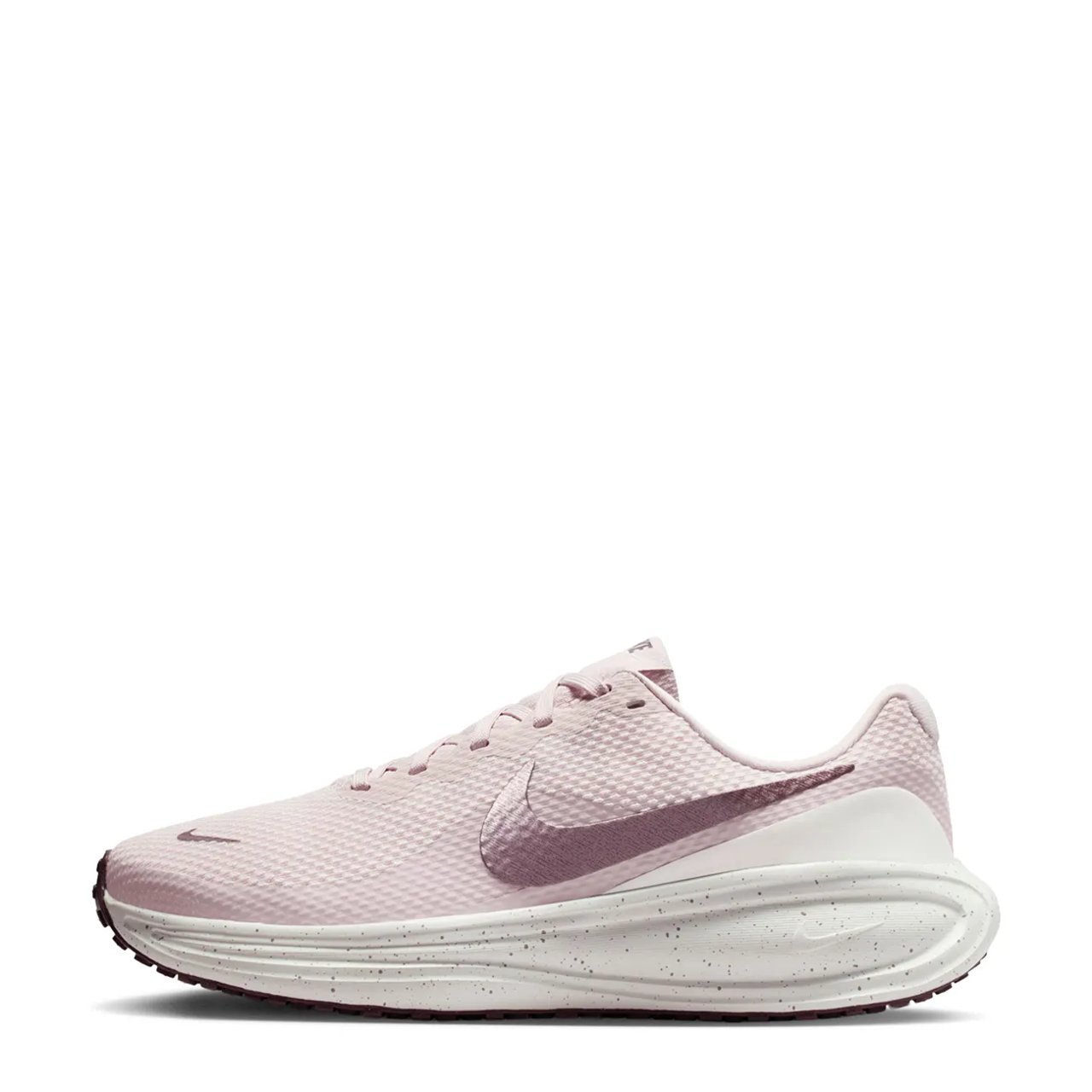 Women's Revolution 8 SE Sneaker Wide