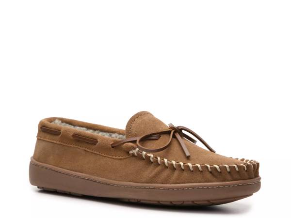 Click to shop men's slippers at DSW Designer Shoe Warehouse.