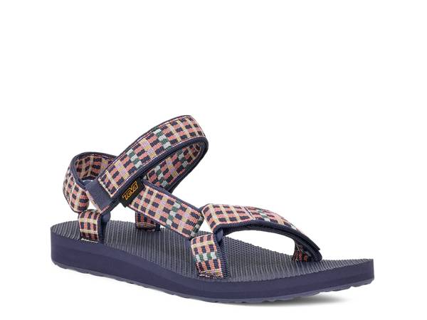 Click to shop women's casual outdoor & water sandals at DSW Designer Shoe Warehouse.