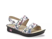 Verona Wedge Sandal Fuchsia view