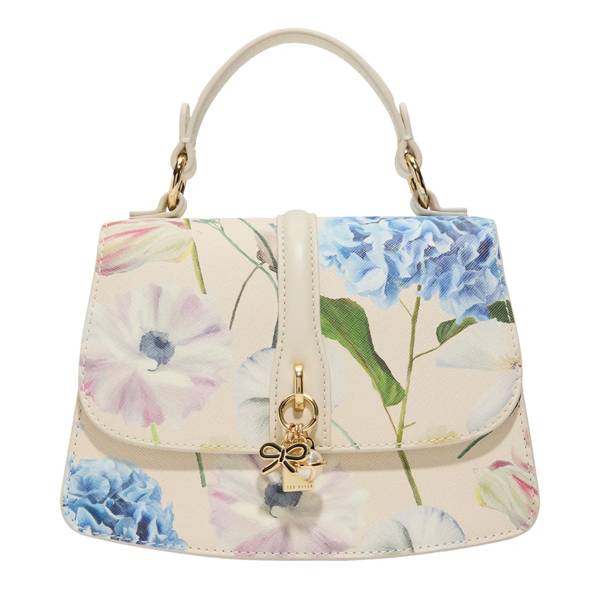 Women's pink handbag for summer