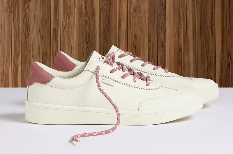 A side view of the Ace II T-Toe Leather Lace-Up in egret/dusty rose.