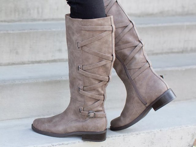 (取寄) ジュルネ コレクション レディース カーリー ブーツ Journee Collection women Carly Boot Taupe Journee Carly Boot - Free Shipping | DSW
