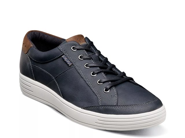 Kore City Walk Sneaker