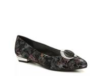 Frilly Flat Black Floral view