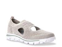 TravelActiv Avid Sneaker - Women's Grey view