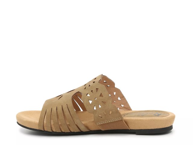 Nikole Sandal