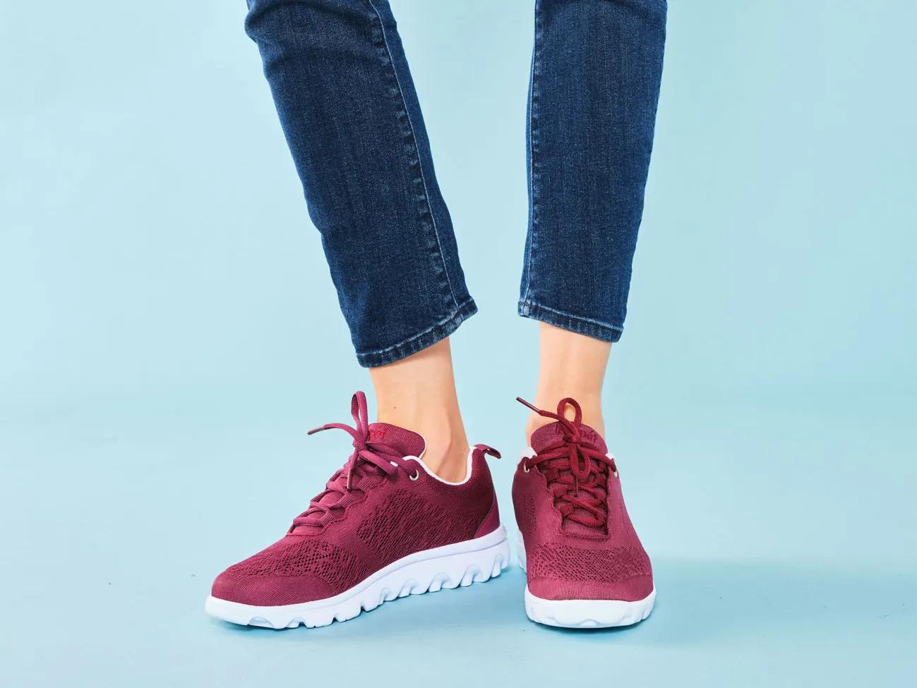 TravelActiv Walking Shoe - Women's