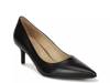 Everly Pump Black view