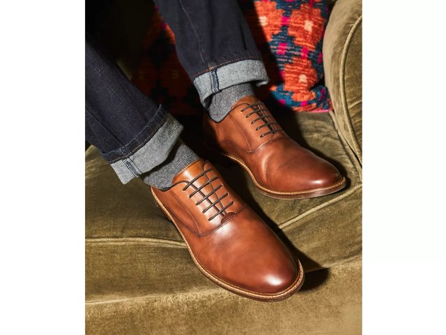VINCE CAMUTO LAWSON OXFORD Vince Camuto Lawson Oxford - Free Shipping | DSW main image 4