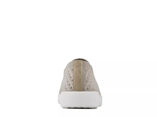 Courage Slip-On Sneaker