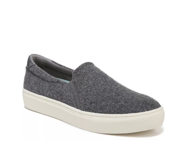 Nova Slip-On Sneaker