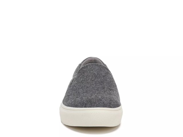 Nova Slip-On Sneaker