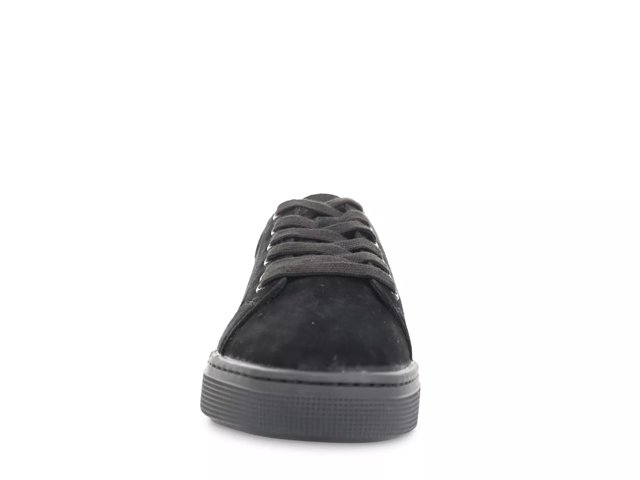 Kinzey Sneaker