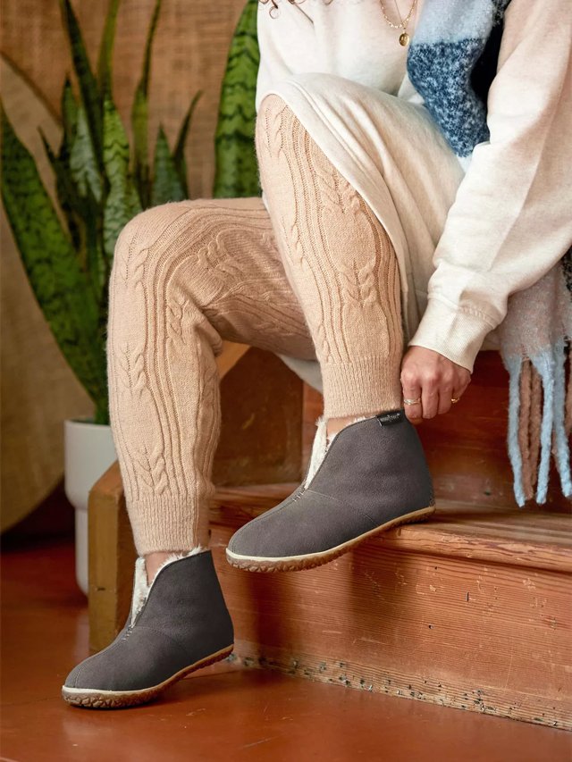 Minnetonka Tucson Slipper - Women's - Free Shipping | DSW