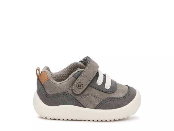 Click to shop boys baby shoes at DSW Designer Shoe Warehouse.