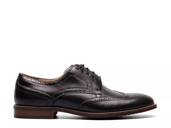 Click to shop men's black oxfords at DSW Designer Shoe Warehouse.