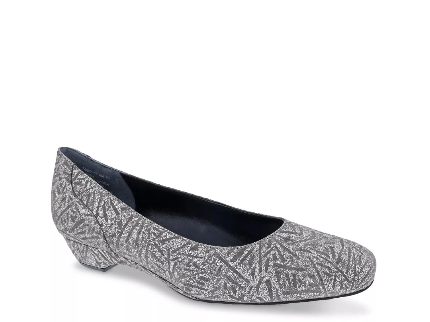 Tabitha Pump - image 3