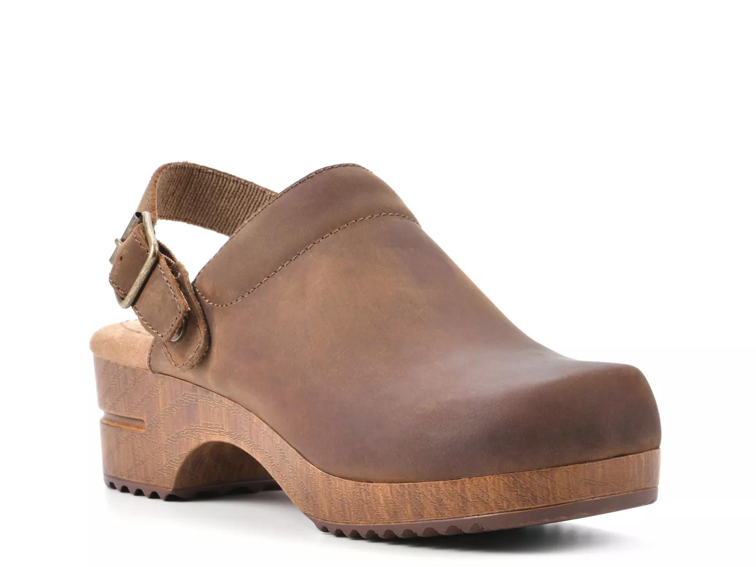 White Mountain Being Clog | Women's | Light Brown | Size 6 | Clogs