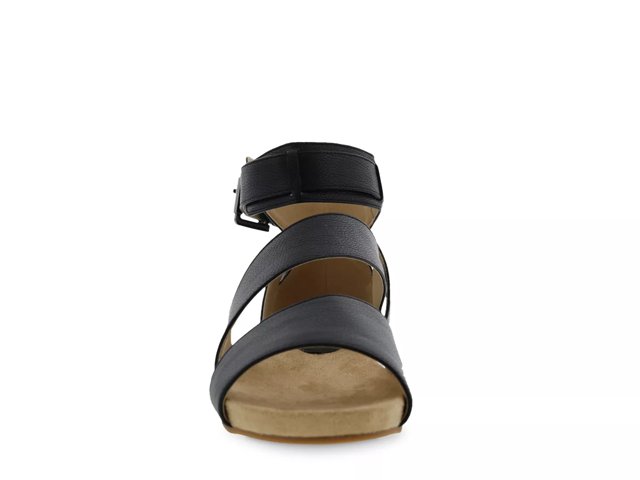 Nambi Sandal