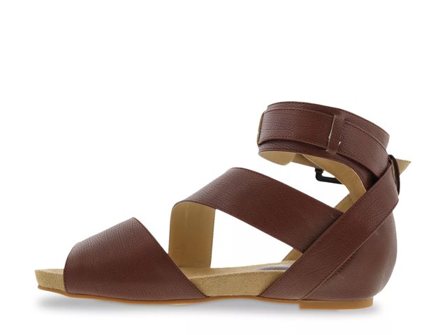 Nambi Sandal