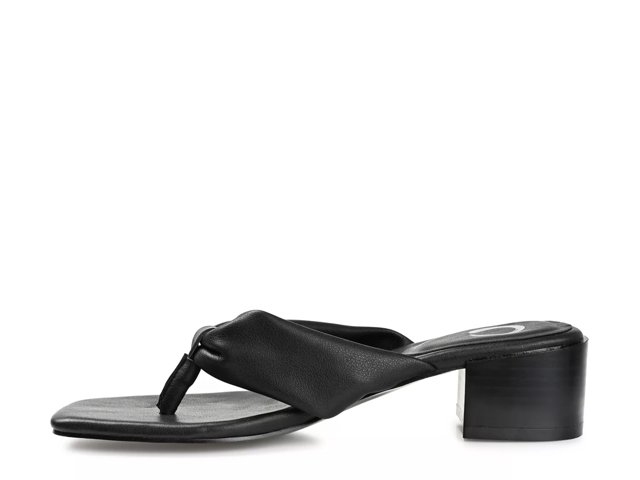 Seelah Sandal