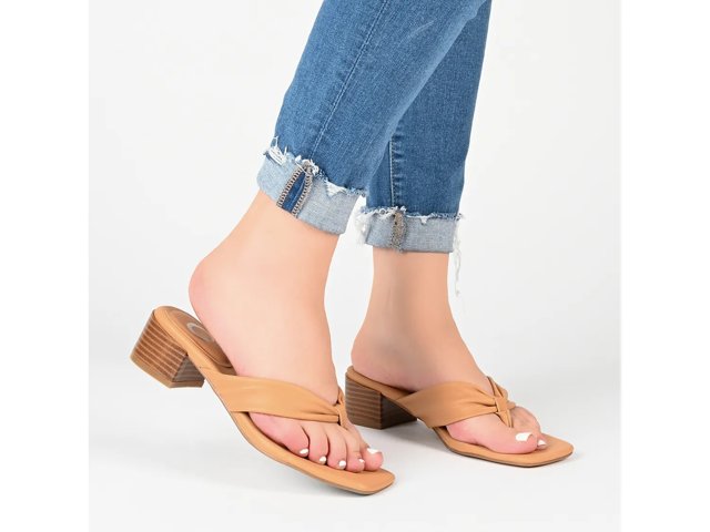 Seelah Sandal