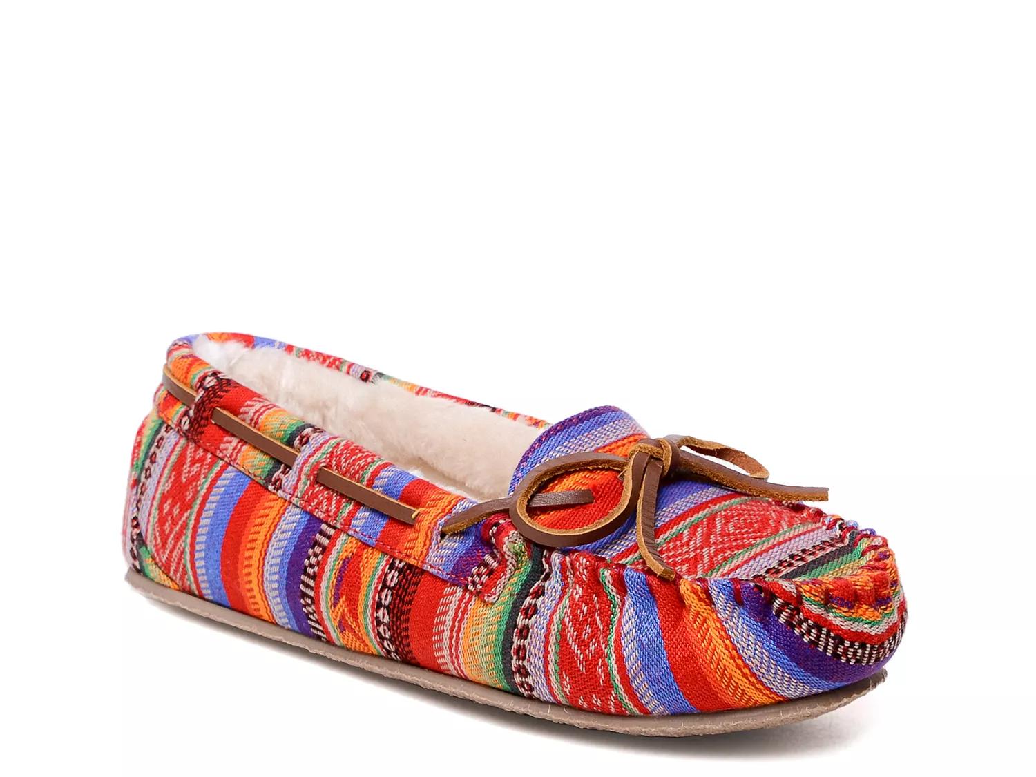 Minnetonka Cally Moccasin Slipper | Women's | Multicolor | Size 6 | Slippers | Moccasin