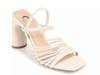 Hera Pump Off White view