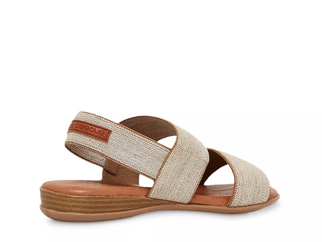 Nigella Sandal