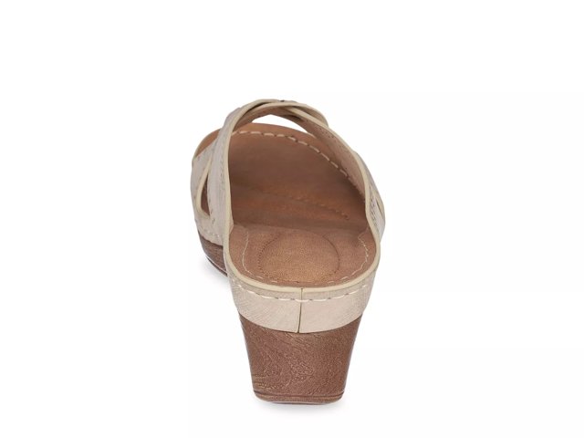 Gisele Sandal