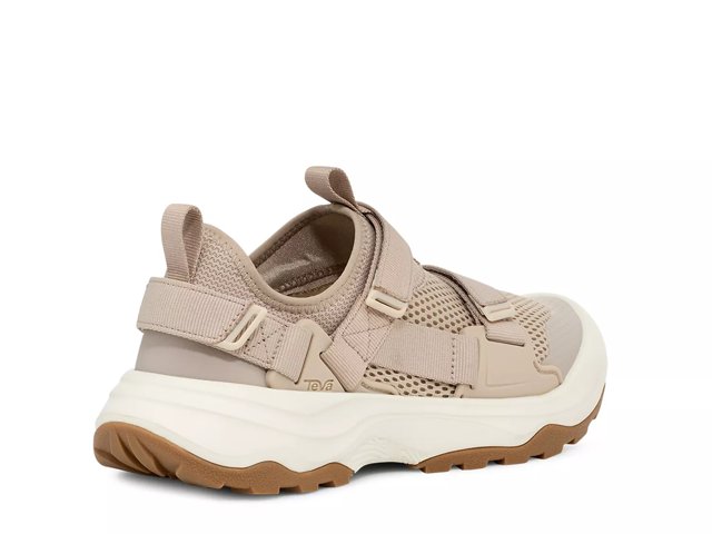 Outflow Universal Sneaker - Women's