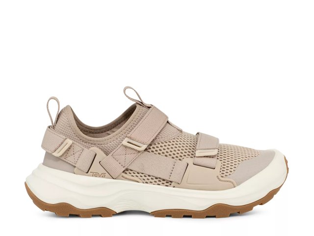Outflow Universal Sneaker - Women's