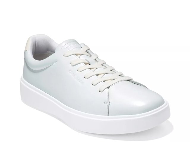 Grand Crosscourt Traveler Sneaker