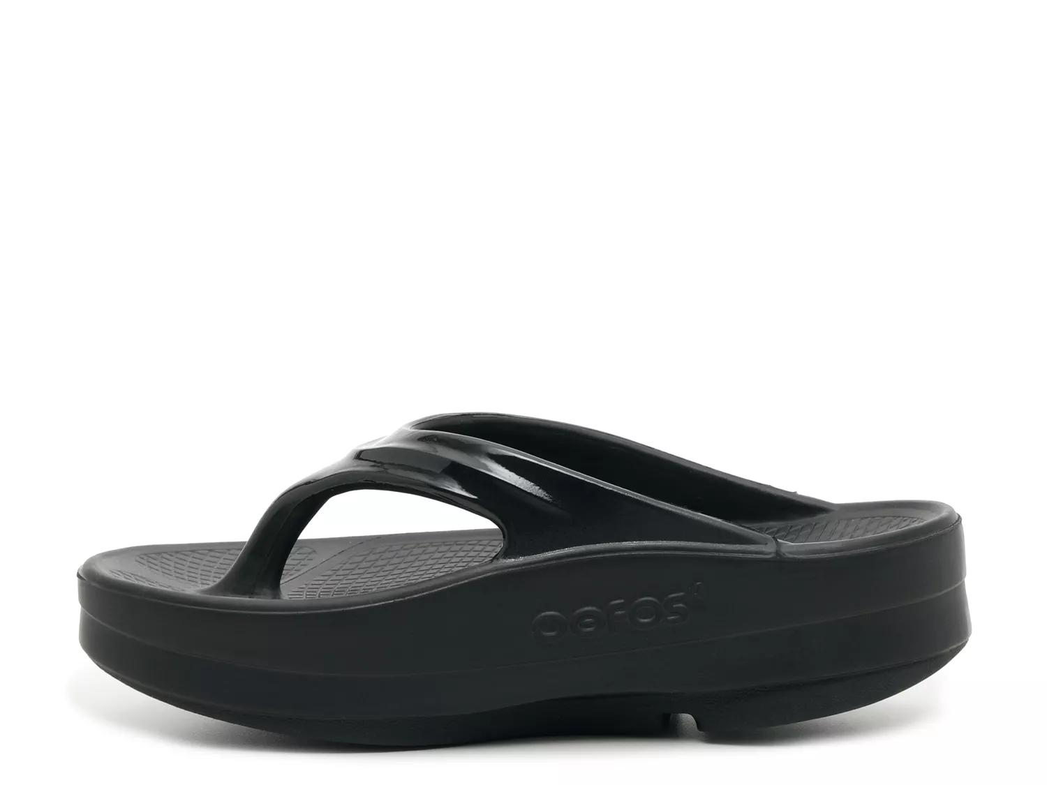 OOFOS OOmega Platform Flip Flop - Women's - Free Shipping | DSW