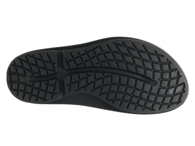 OOFOS OOmega Platform Flip Flop - Women's - Free Shipping | DSW