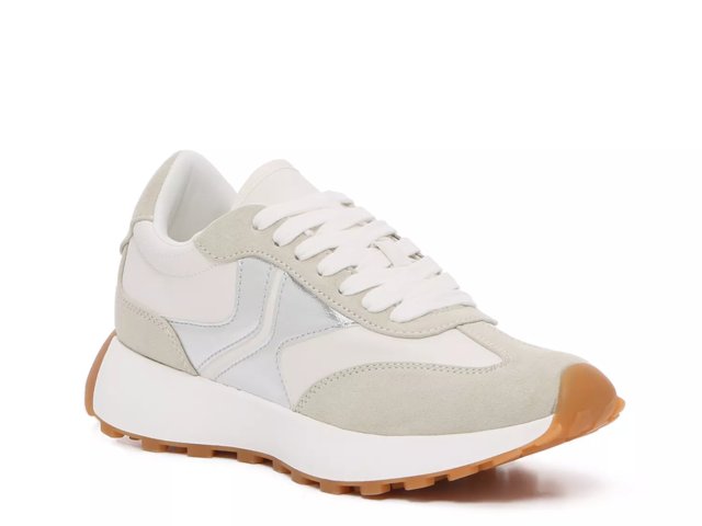 Escapade Sneaker - Women's