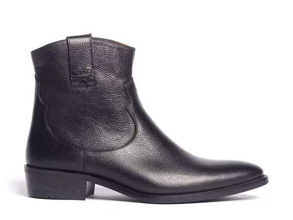 Click to shop men's western boots at DSW Designer Shoe Warehouse.