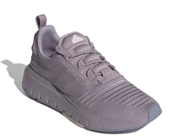 Swift Run 23 Sneaker - Women's