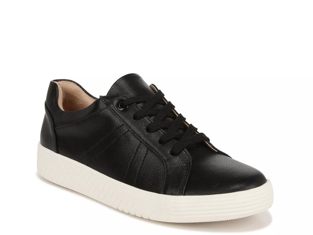 Neela Sneaker