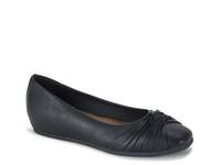 Chainey Slip-On Black view