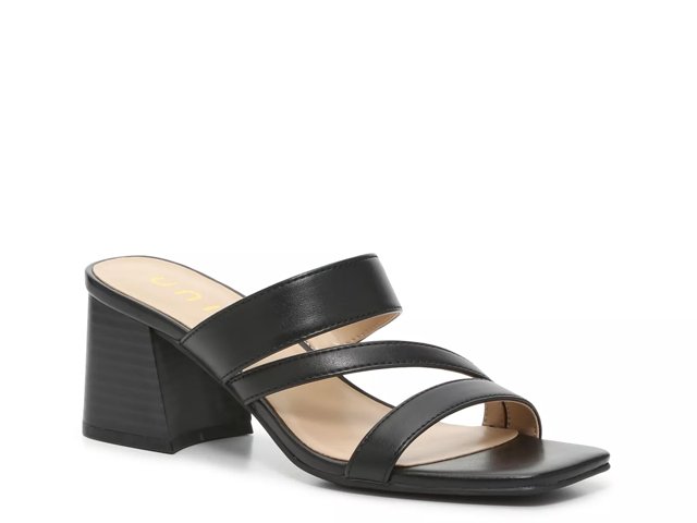 Miriam Sandal