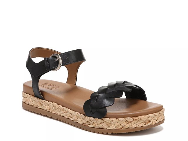 Neila Sandal
